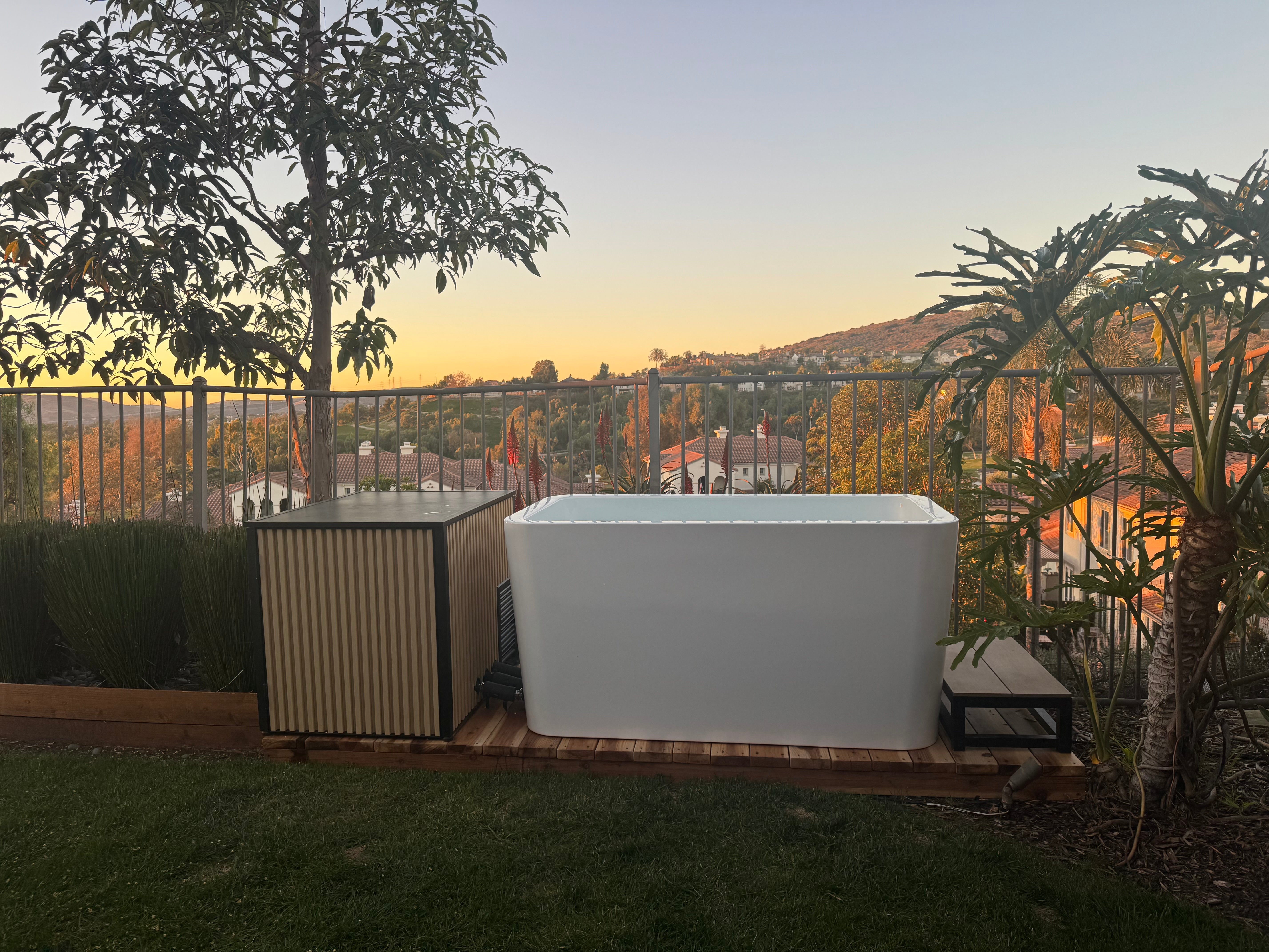 RevX Acrylic X Tub Cold Plunge + LUX Chiller System