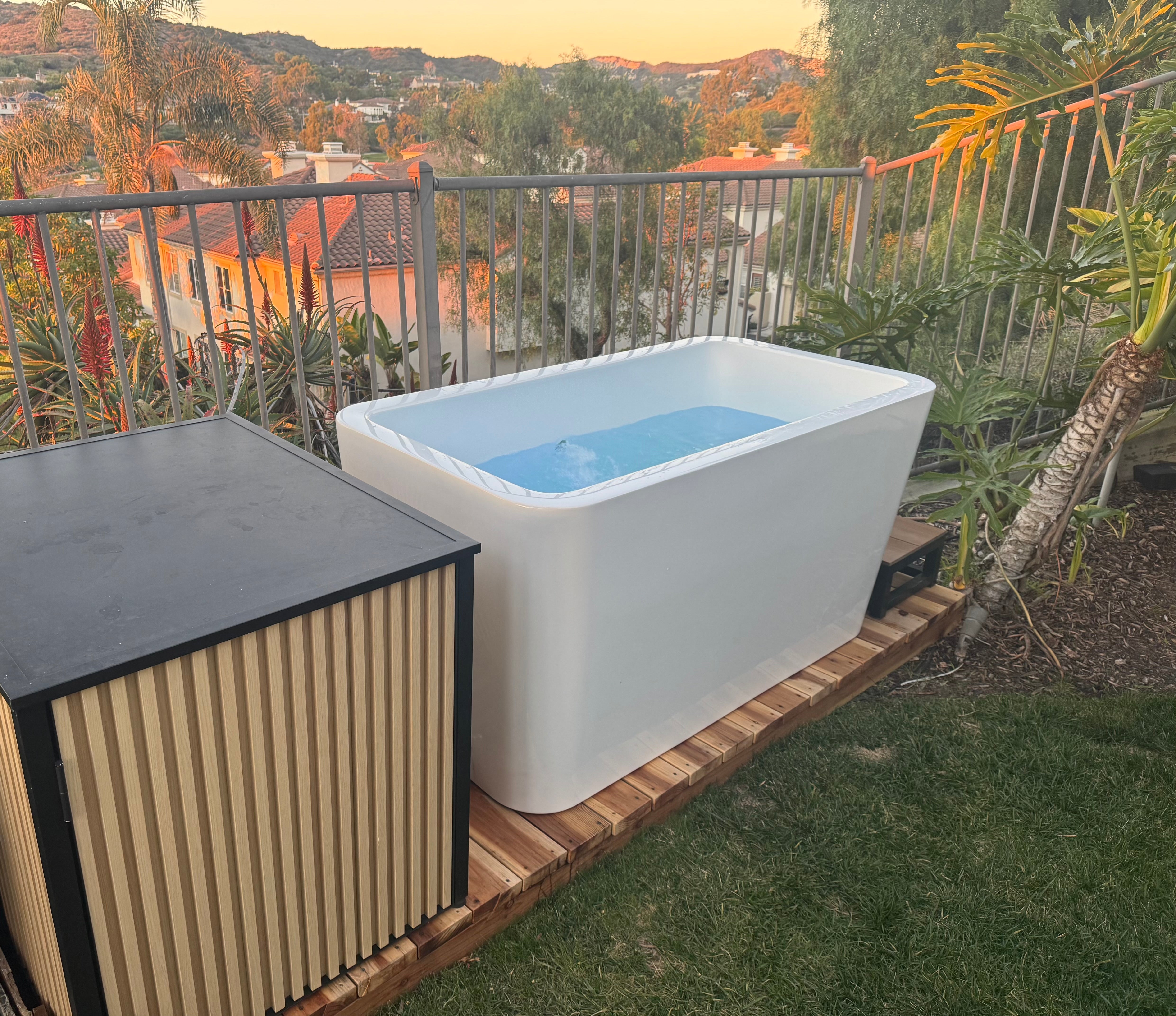 RevX Acrylic X Tub Cold Plunge + LUX Chiller System